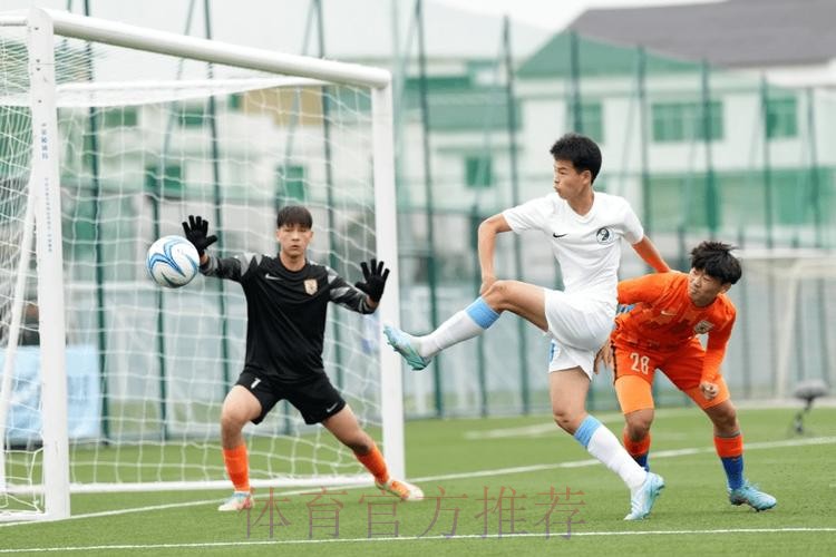 第一届中国青少年足球联赛总决赛江西于都揭幕 为中国青训加油,为足球长征鼓掌 第一届中国青少年足球联赛总决赛江西于都揭幕 为中国青训加油,为足球长征鼓掌